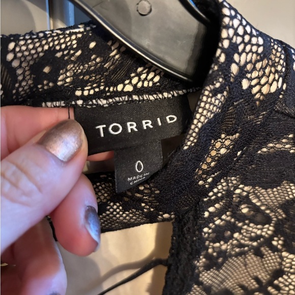 Torrid peplum lace blouse sz 0 - Picture 4 of 5